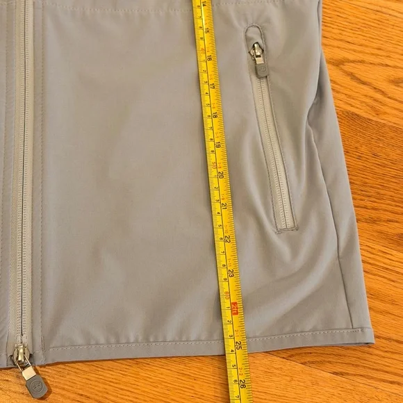 LIKE NEW Peter Millar Flex Adapt Wind Cheater Shell in British Grey (Size S) Lightweight & Shirt Jackets